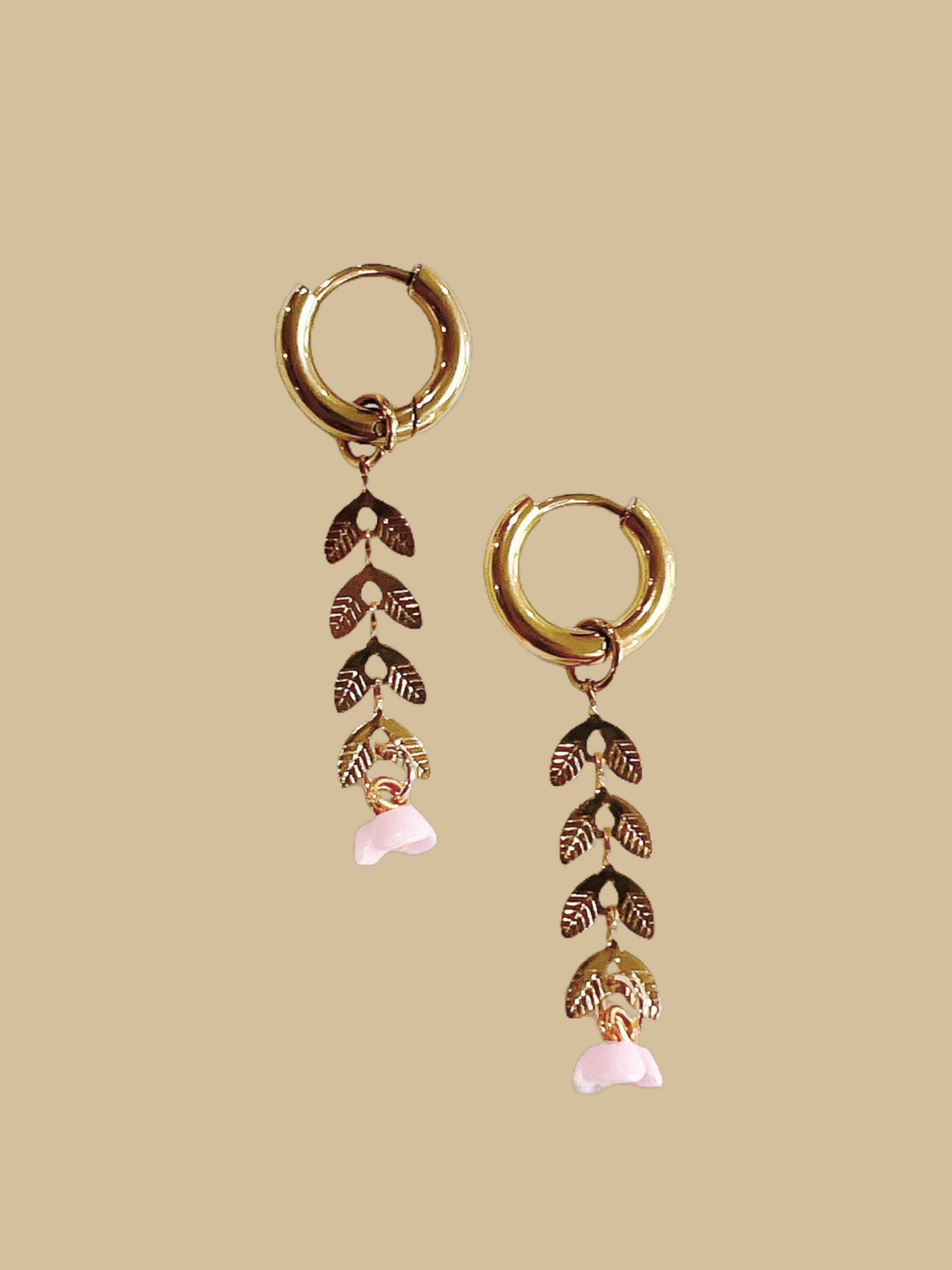 “Lilibeth” - Floral Dangle Earrings With a Pink Flower