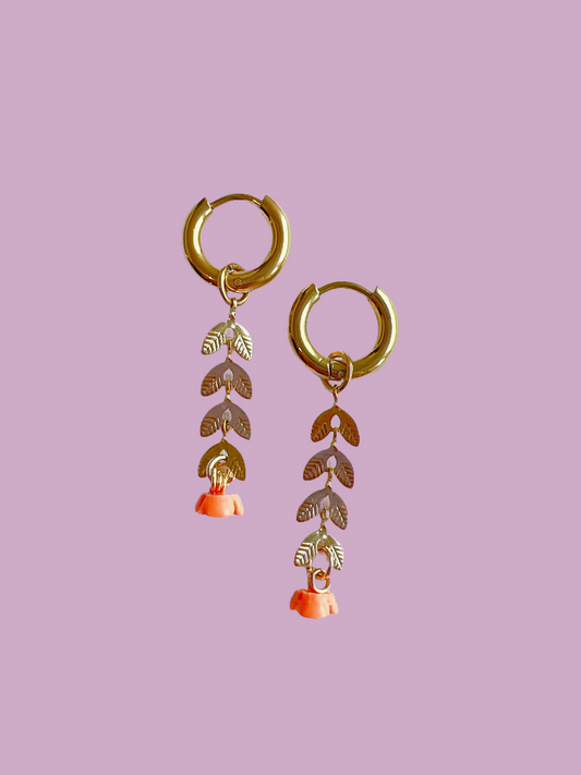 “Lilibeth” - Floral Dangle Earrings With a Peach Flower